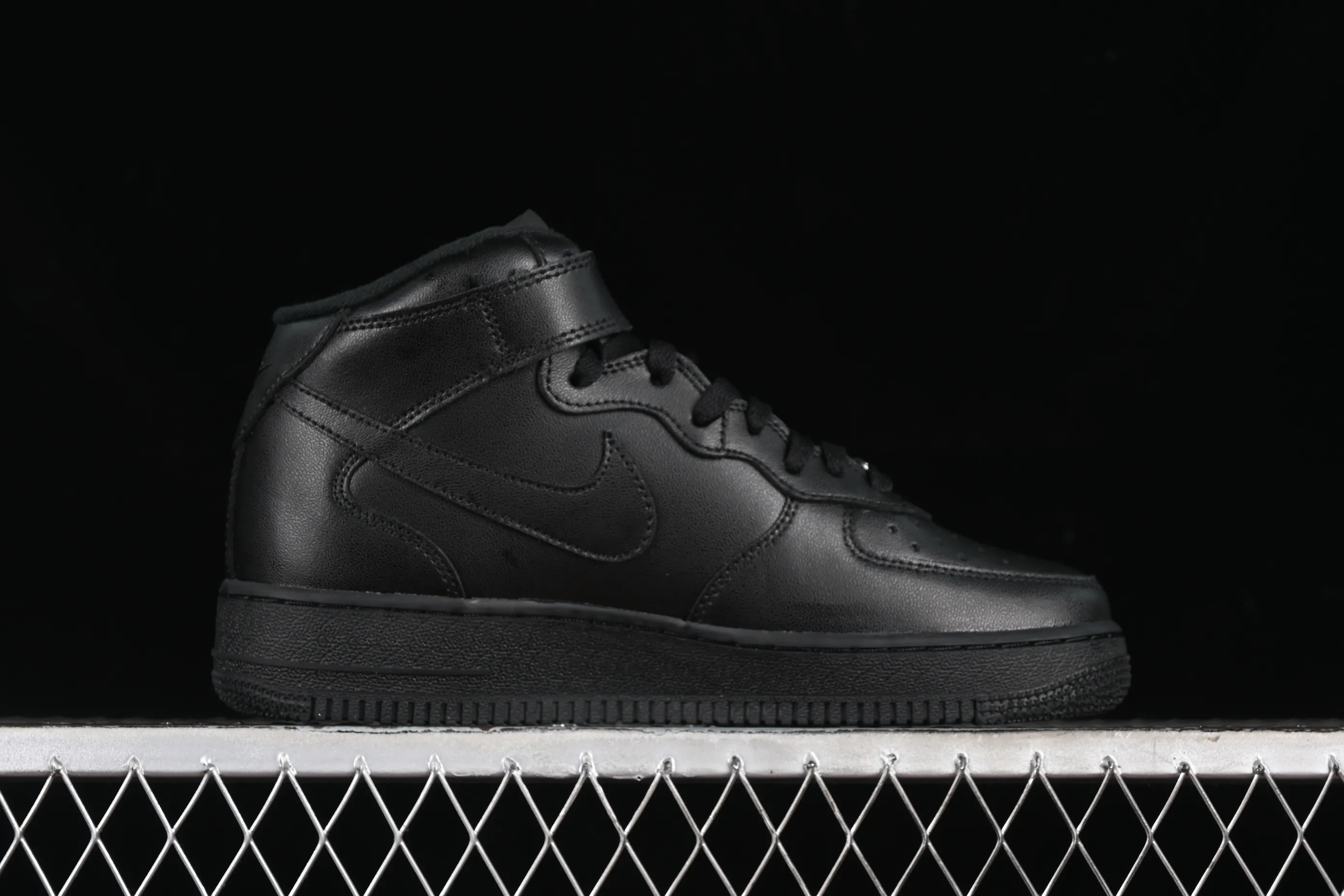 All categories Nk Air Force 1 Air Force series Nk Air Force 1 Mid Air Force mid-top Supreme x Nk Air Force 1 Mid joint model Air Force One mid-top casual sneakers FZ8784-001